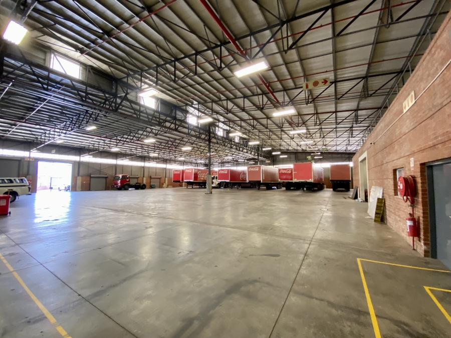 To Let Commercial Property for Rent in Randjespark Gauteng
