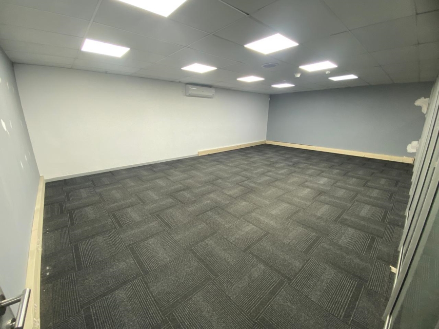 To Let Commercial Property for Rent in Randjespark Gauteng