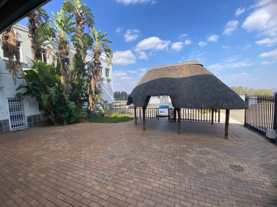 To Let Commercial Property for Rent in Randjespark Gauteng