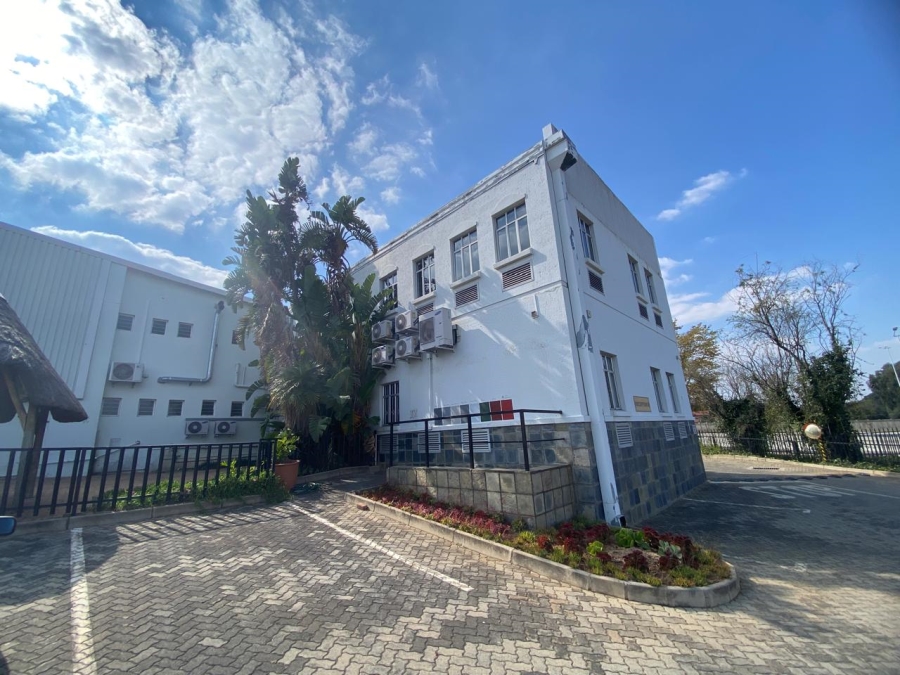 To Let Commercial Property for Rent in Randjespark Gauteng