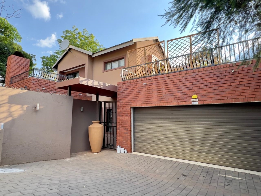 To Let 4 Bedroom Property for Rent in Waterkloof Ridge Gauteng