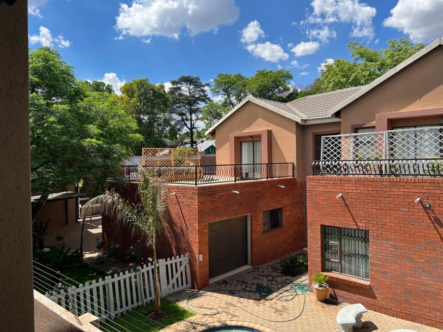 To Let 4 Bedroom Property for Rent in Waterkloof Ridge Gauteng