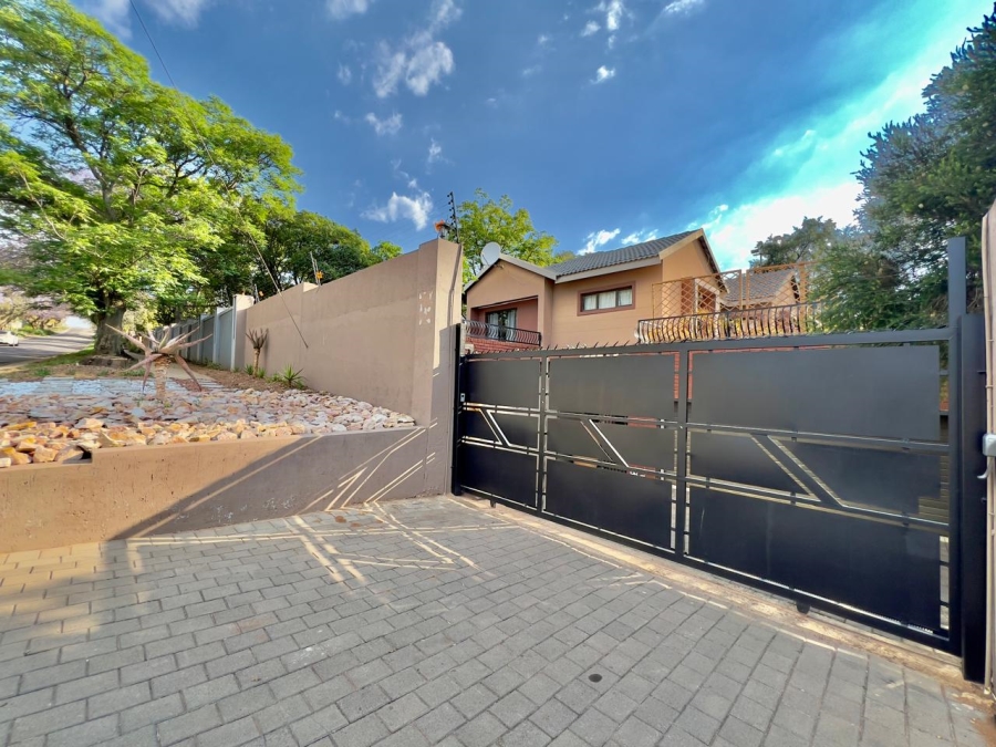 To Let 4 Bedroom Property for Rent in Waterkloof Ridge Gauteng