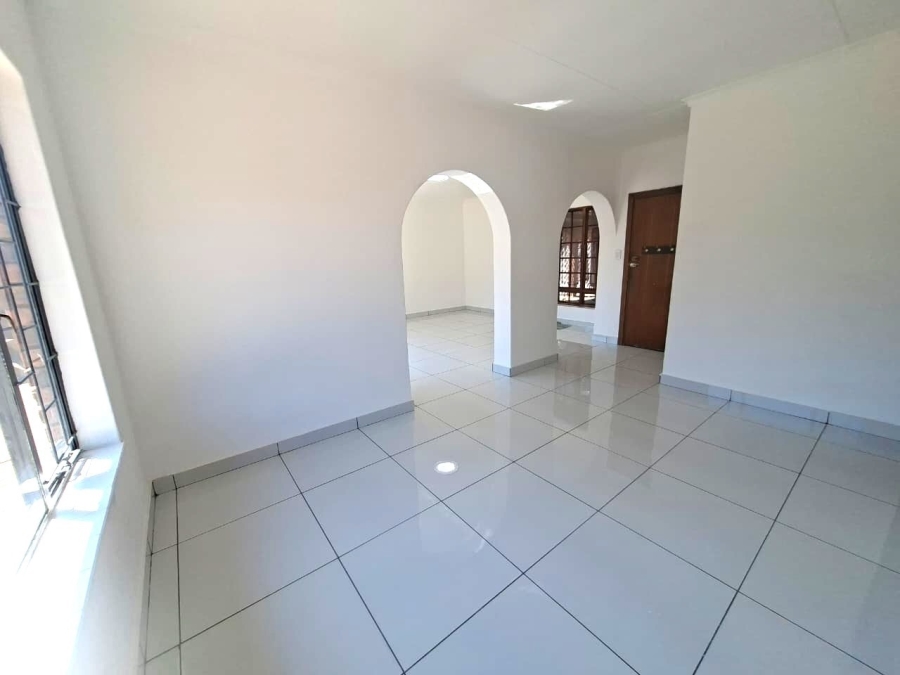 To Let Commercial Property for Rent in Wierda Park Gauteng