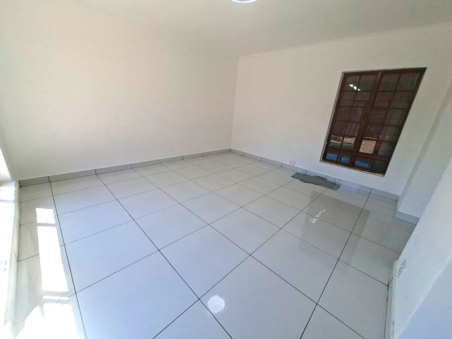 To Let Commercial Property for Rent in Wierda Park Gauteng