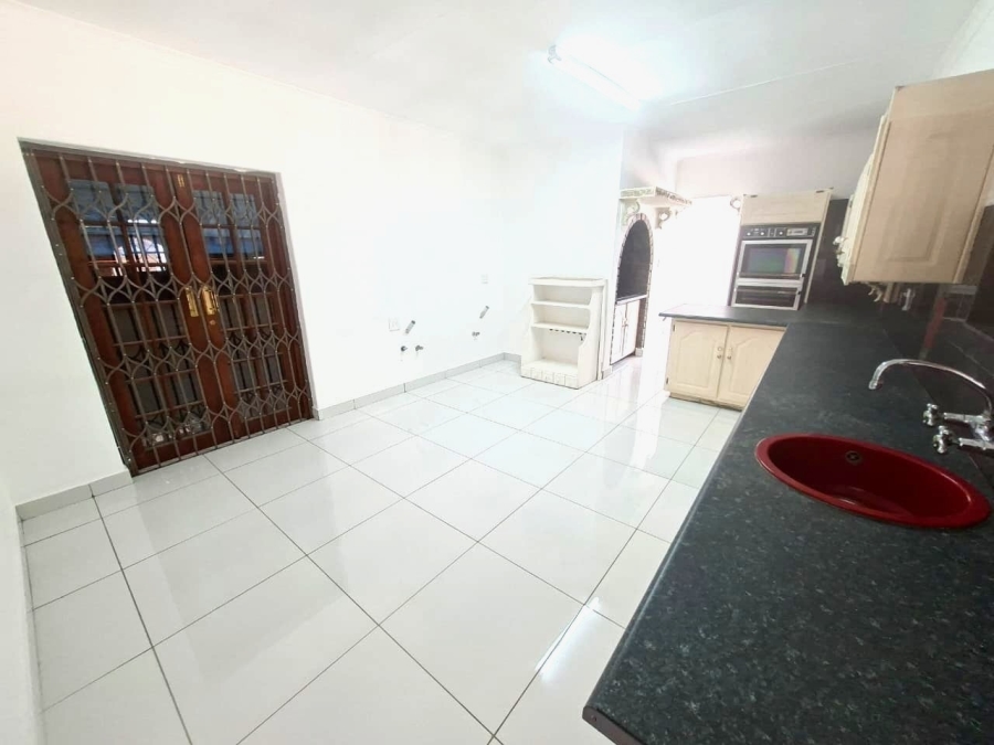 To Let Commercial Property for Rent in Wierda Park Gauteng