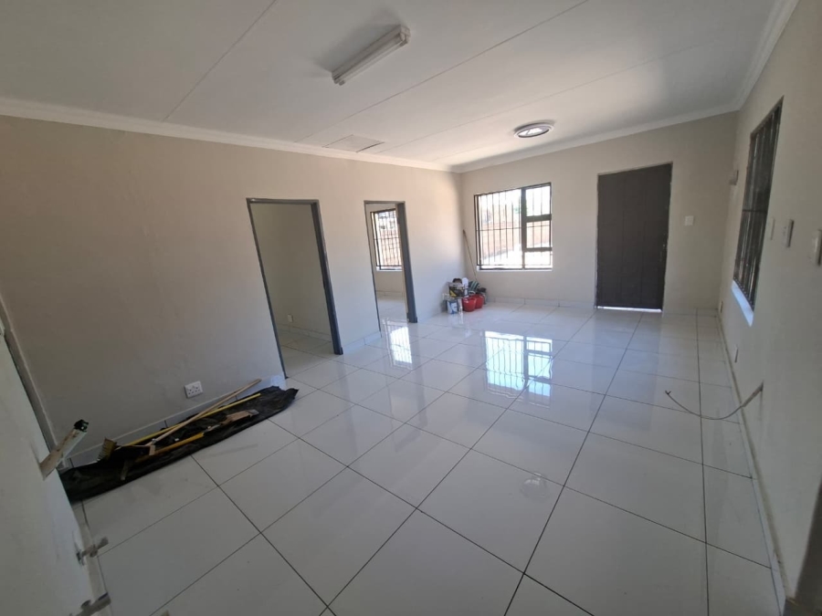 To Let Commercial Property for Rent in Wierda Park Gauteng