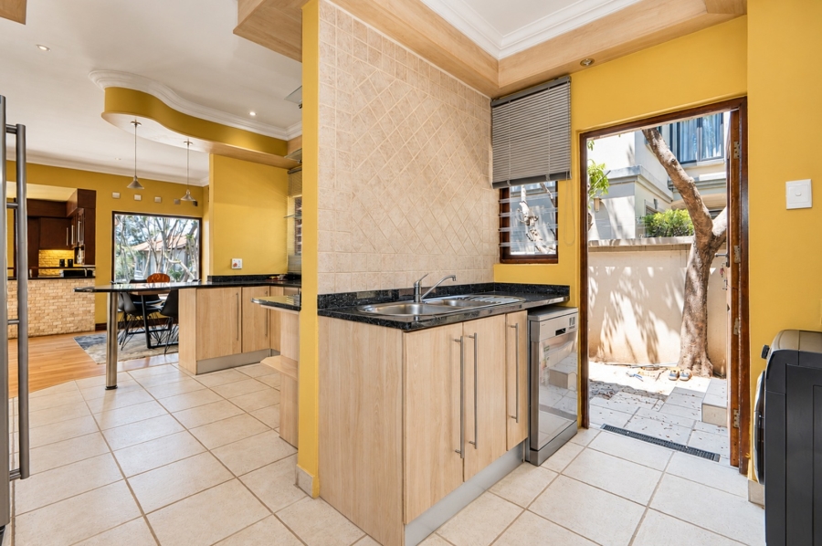 To Let 3 Bedroom Property for Rent in Beverley Gauteng