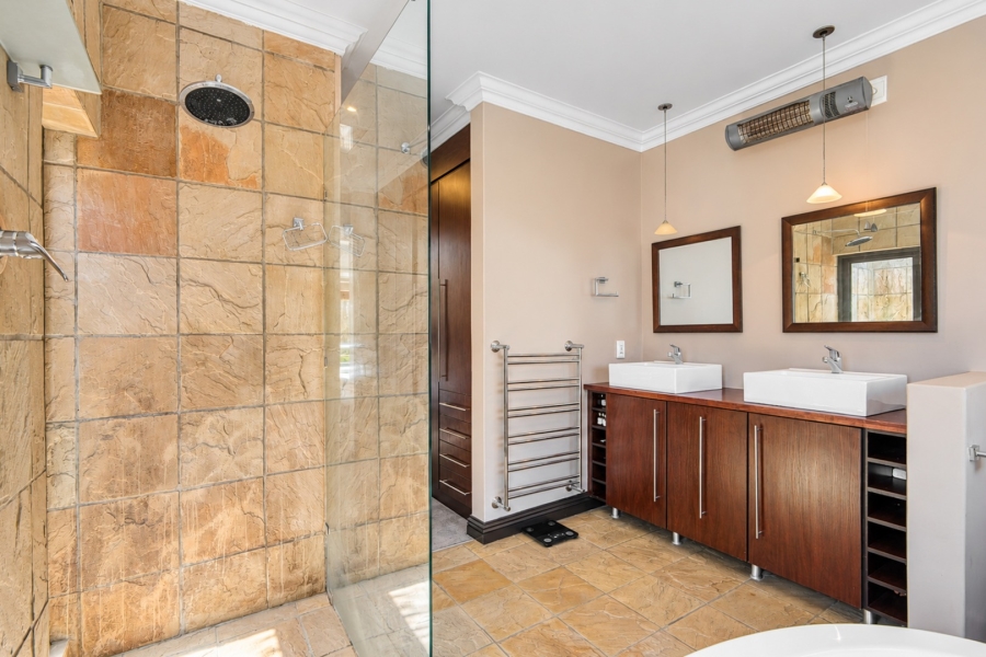 To Let 3 Bedroom Property for Rent in Beverley Gauteng
