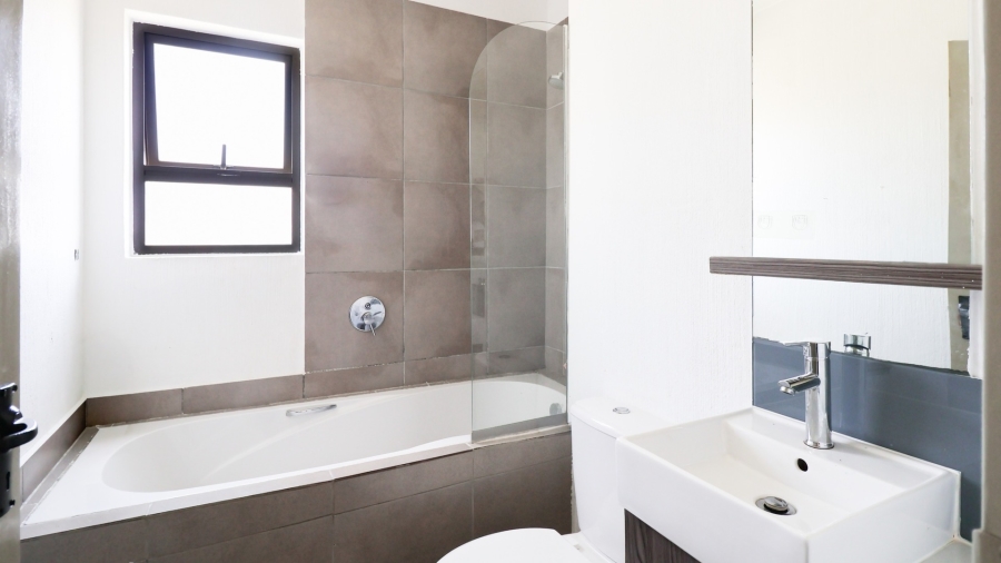 To Let 2 Bedroom Property for Rent in Beverley Gauteng