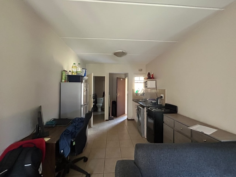 1 Bedroom Property for Sale in Noordwyk Gauteng