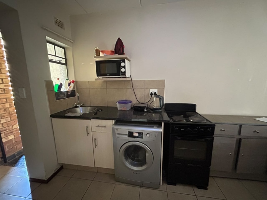 1 Bedroom Property for Sale in Noordwyk Gauteng