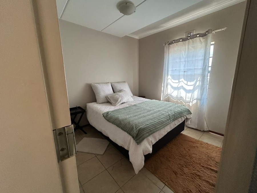 1 Bedroom Property for Sale in Noordwyk Gauteng