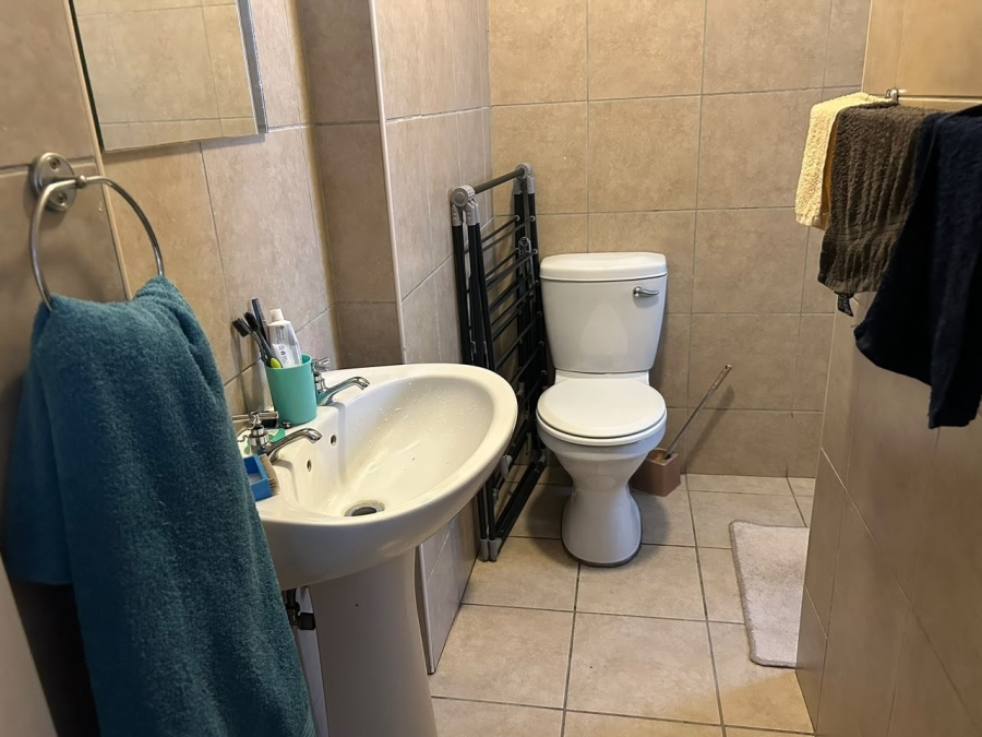 1 Bedroom Property for Sale in Noordwyk Gauteng
