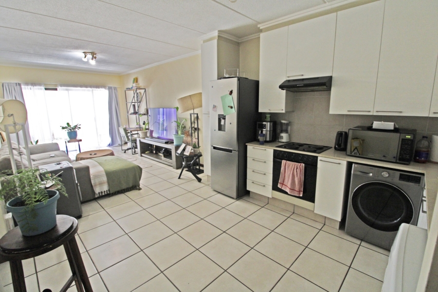 To Let 2 Bedroom Property for Rent in Bryanston Gauteng