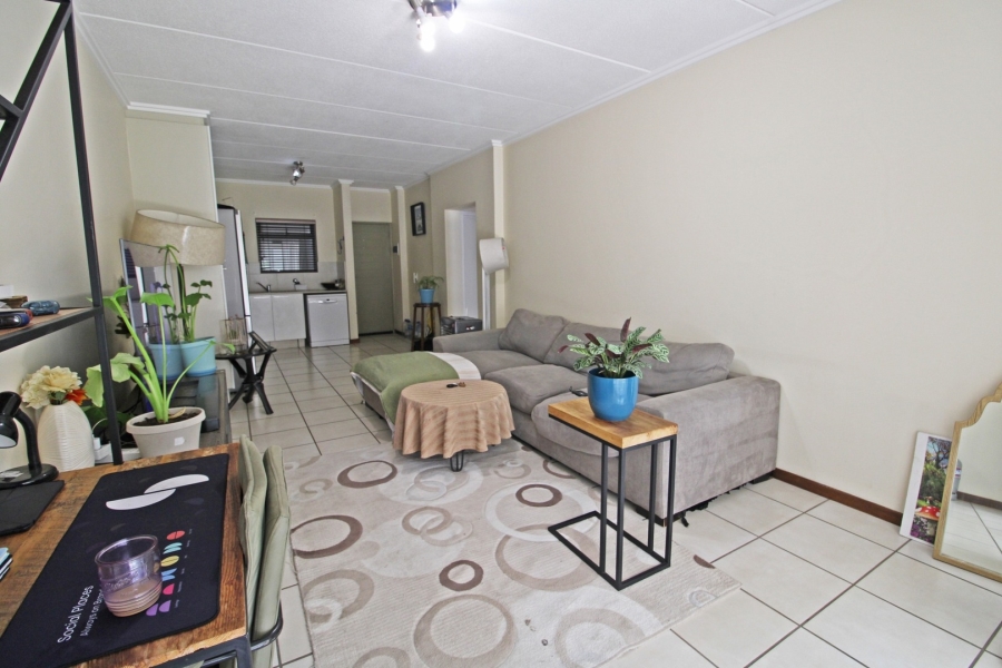 To Let 2 Bedroom Property for Rent in Bryanston Gauteng