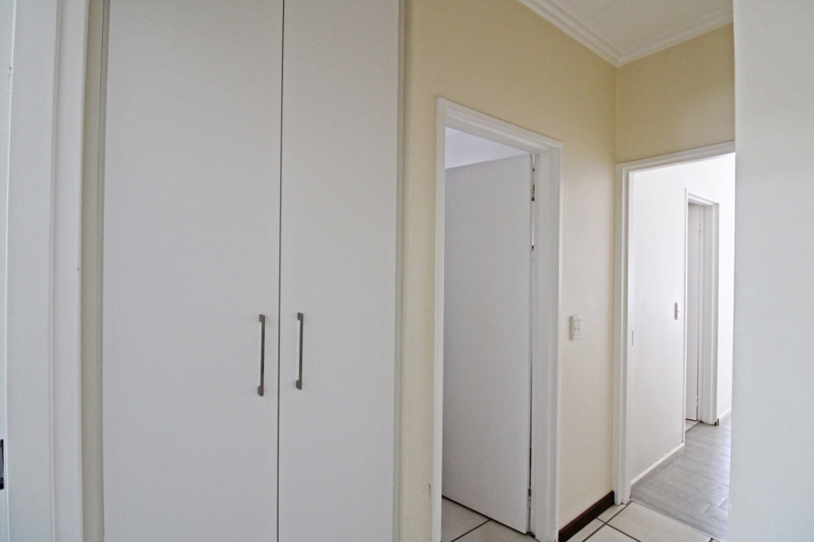 To Let 2 Bedroom Property for Rent in Bryanston Gauteng