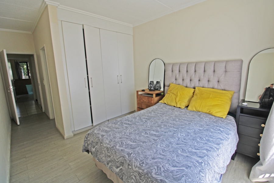 To Let 2 Bedroom Property for Rent in Bryanston Gauteng