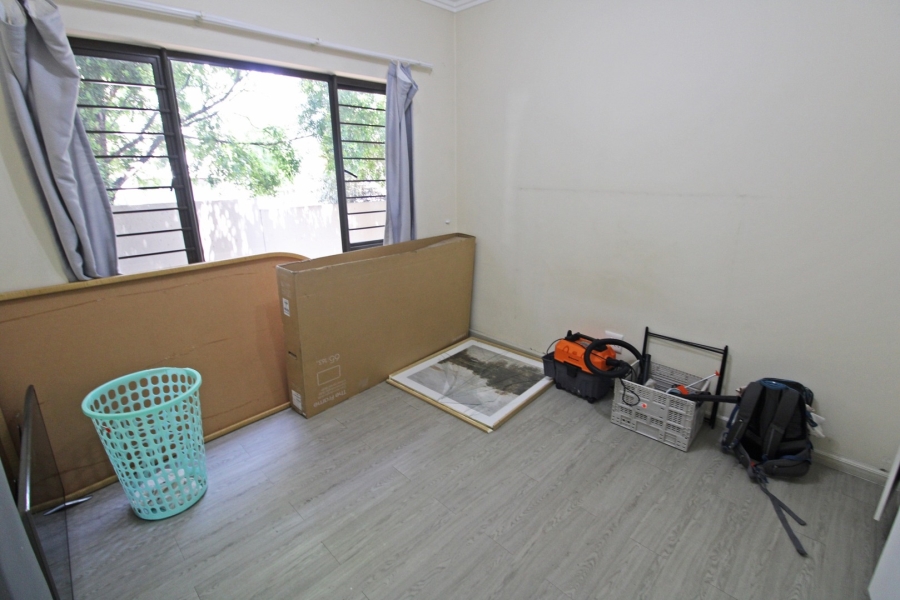 To Let 2 Bedroom Property for Rent in Bryanston Gauteng