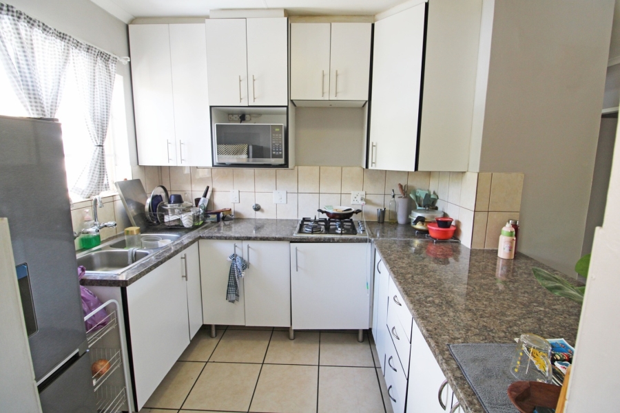 To Let 2 Bedroom Property for Rent in Ferndale Gauteng