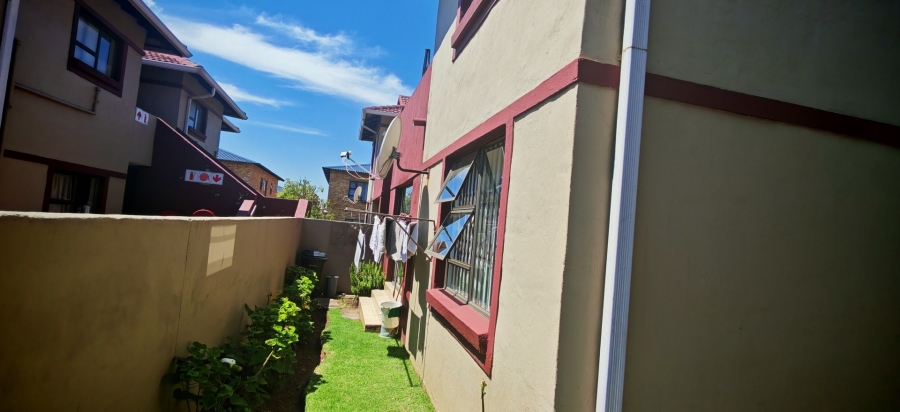 3 Bedroom Property for Sale in New Market Park Gauteng