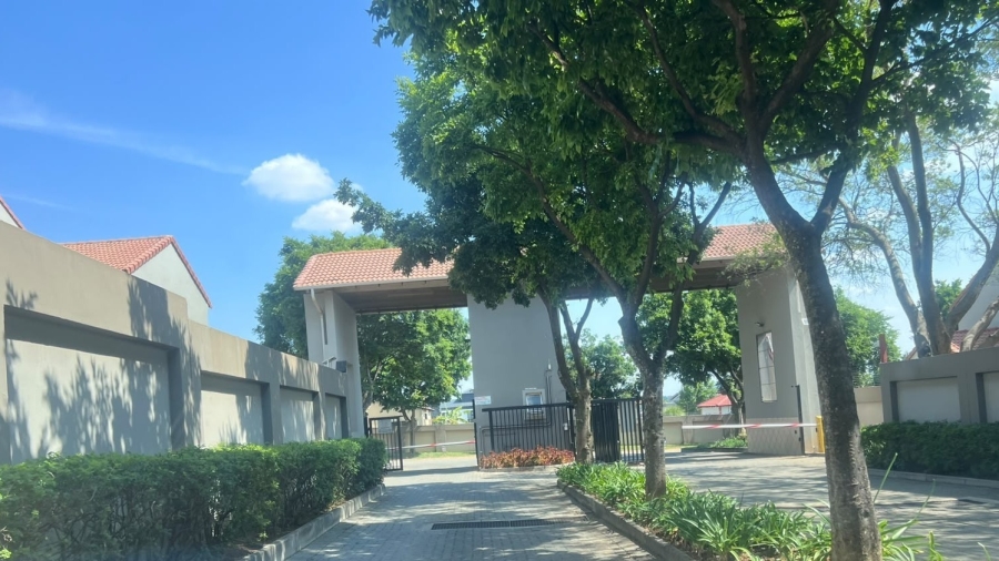 To Let 3 Bedroom Property for Rent in Country View Gauteng