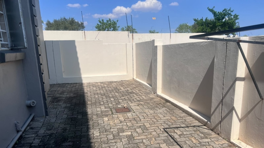 To Let 3 Bedroom Property for Rent in Country View Gauteng