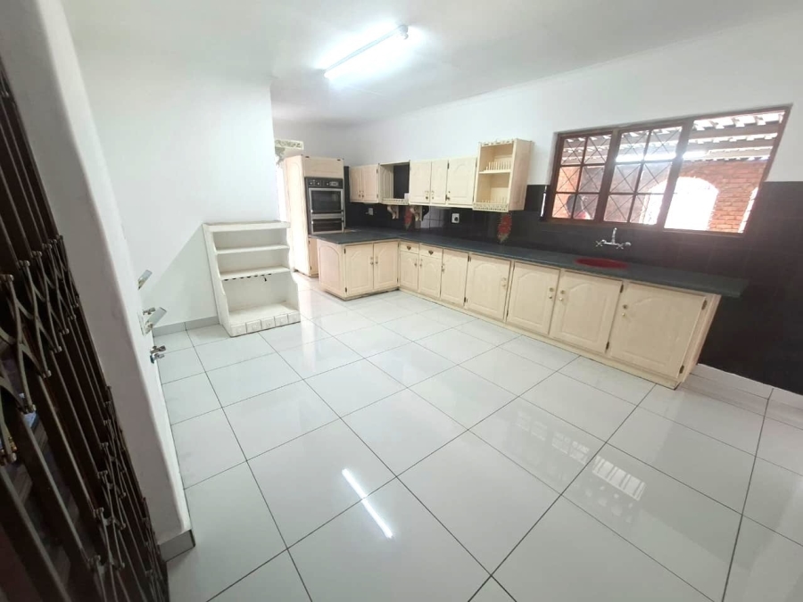 To Let 5 Bedroom Property for Rent in Wierda Park Gauteng