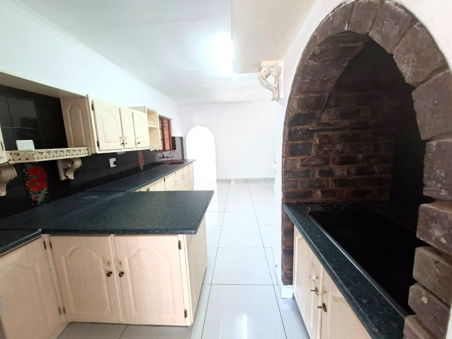 To Let 5 Bedroom Property for Rent in Wierda Park Gauteng