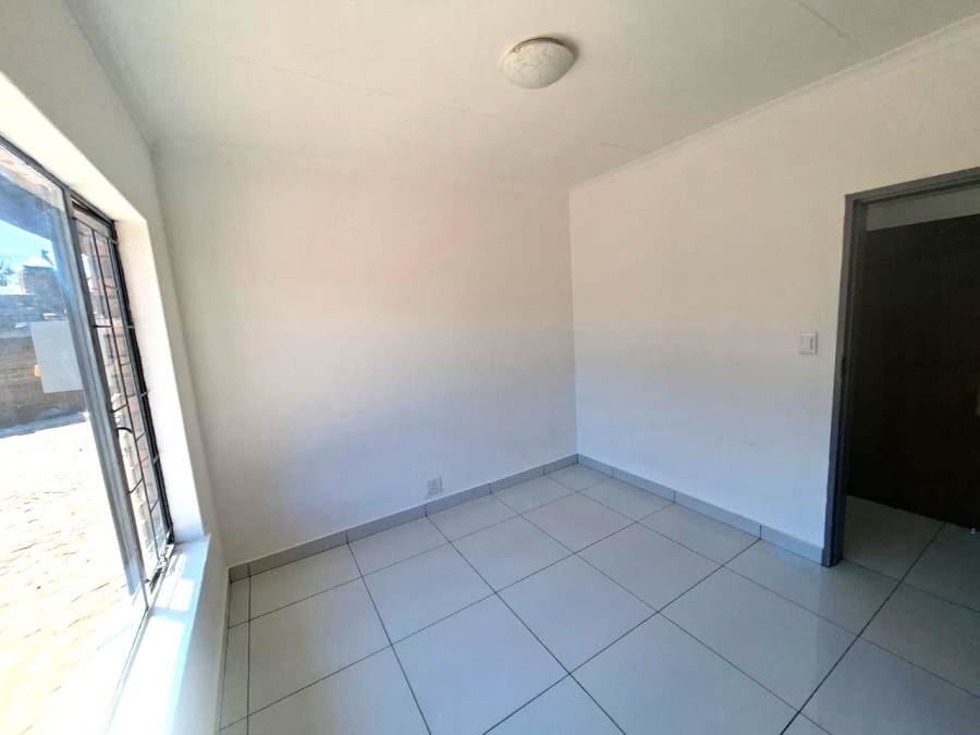 To Let 5 Bedroom Property for Rent in Wierda Park Gauteng