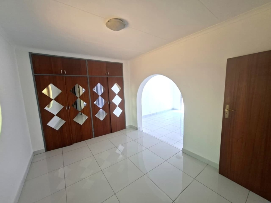 To Let 5 Bedroom Property for Rent in Wierda Park Gauteng