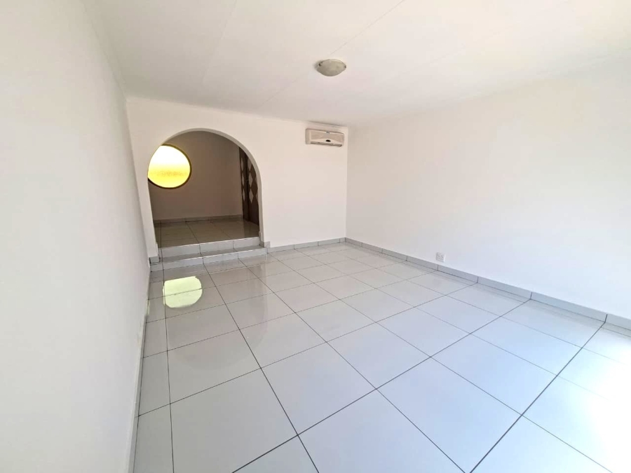 To Let 5 Bedroom Property for Rent in Wierda Park Gauteng