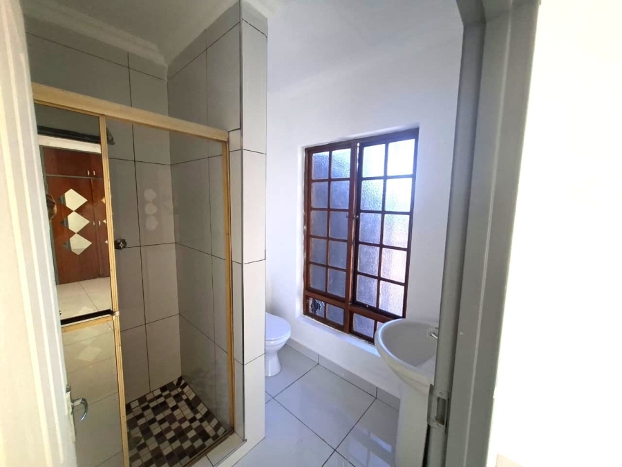 To Let 5 Bedroom Property for Rent in Wierda Park Gauteng
