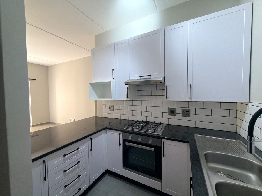 To Let 2 Bedroom Property for Rent in Lonehill Gauteng