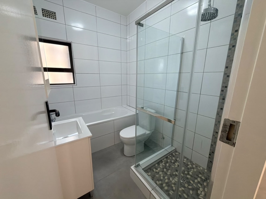 To Let 2 Bedroom Property for Rent in Lonehill Gauteng