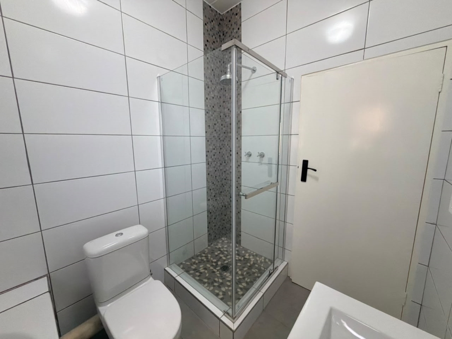 To Let 2 Bedroom Property for Rent in Lonehill Gauteng