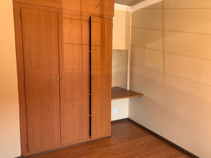 1 Bedroom Property for Sale in Erand Gardens Gauteng
