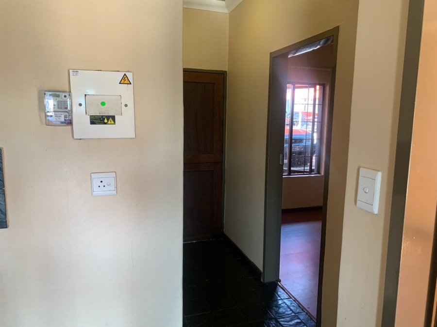 1 Bedroom Property for Sale in Erand Gardens Gauteng