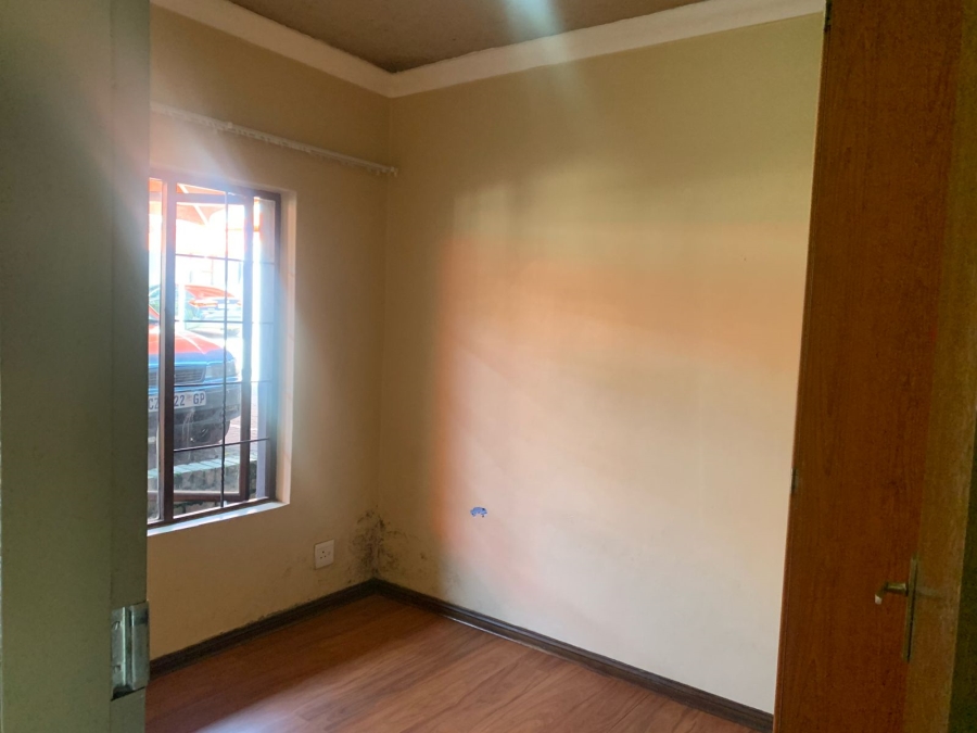 1 Bedroom Property for Sale in Erand Gardens Gauteng