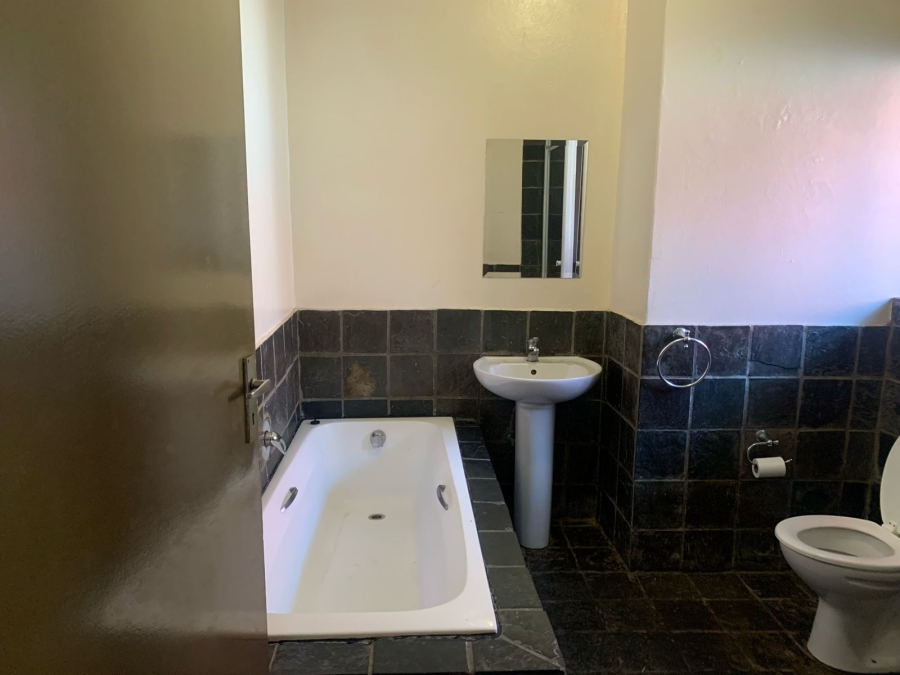 1 Bedroom Property for Sale in Erand Gardens Gauteng