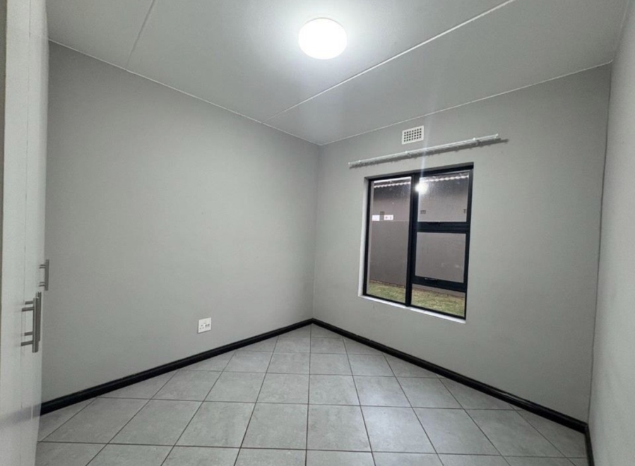 To Let 2 Bedroom Property for Rent in Norton Home Estate AH Gauteng