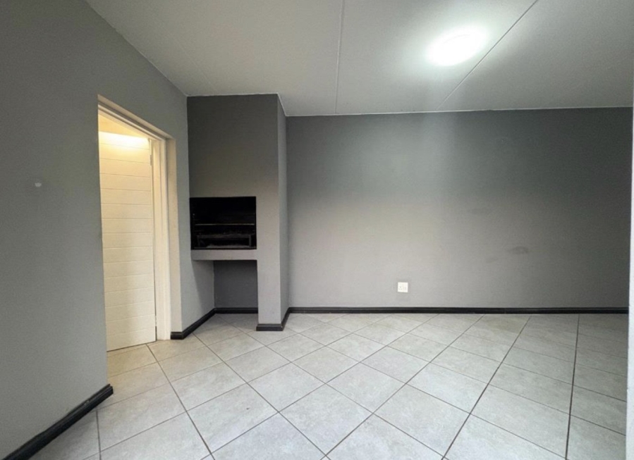To Let 2 Bedroom Property for Rent in Norton Home Estate AH Gauteng