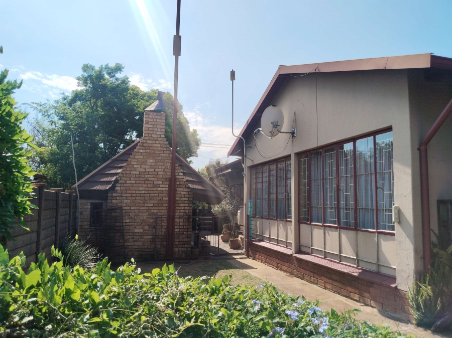 4 Bedroom Property for Sale in Kwaggasrand Gauteng