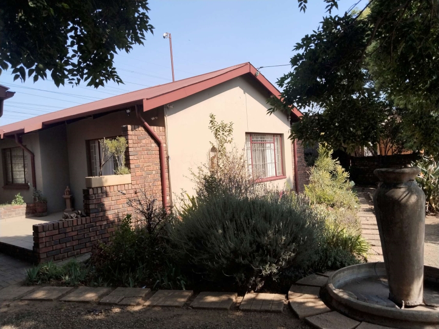 4 Bedroom Property for Sale in Kwaggasrand Gauteng
