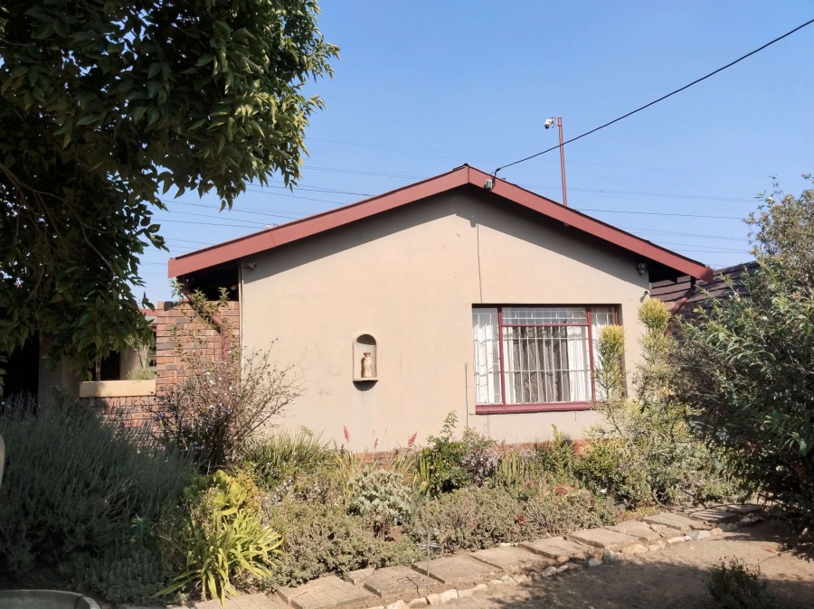 4 Bedroom Property for Sale in Kwaggasrand Gauteng