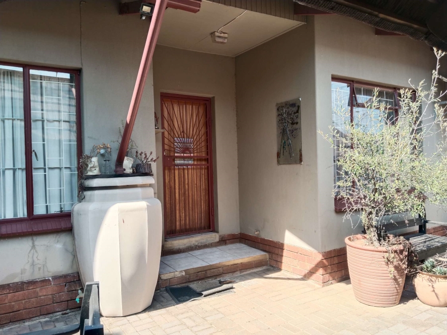 4 Bedroom Property for Sale in Kwaggasrand Gauteng