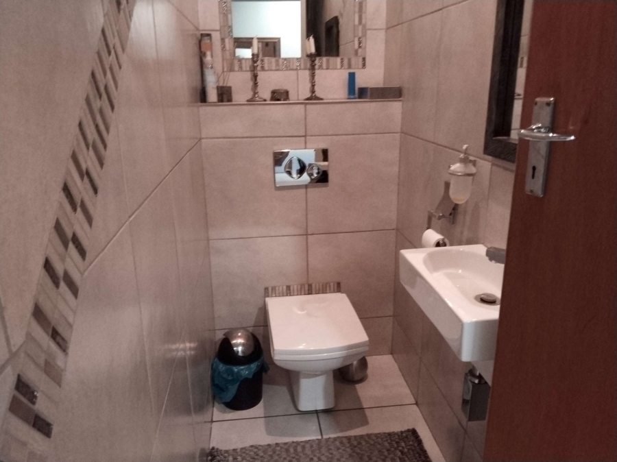 4 Bedroom Property for Sale in Kwaggasrand Gauteng