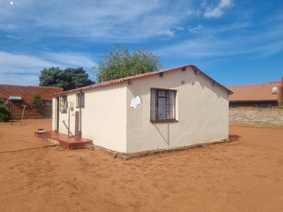 2 Bedroom Property for Sale in Mabopane Unit B Gauteng