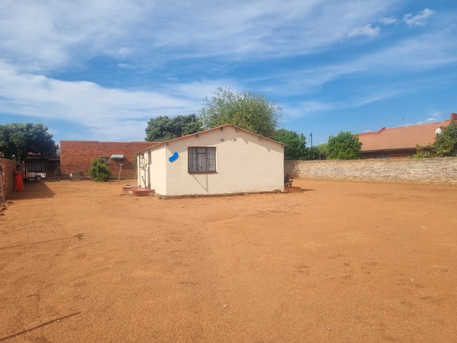 2 Bedroom Property for Sale in Mabopane Unit B Gauteng
