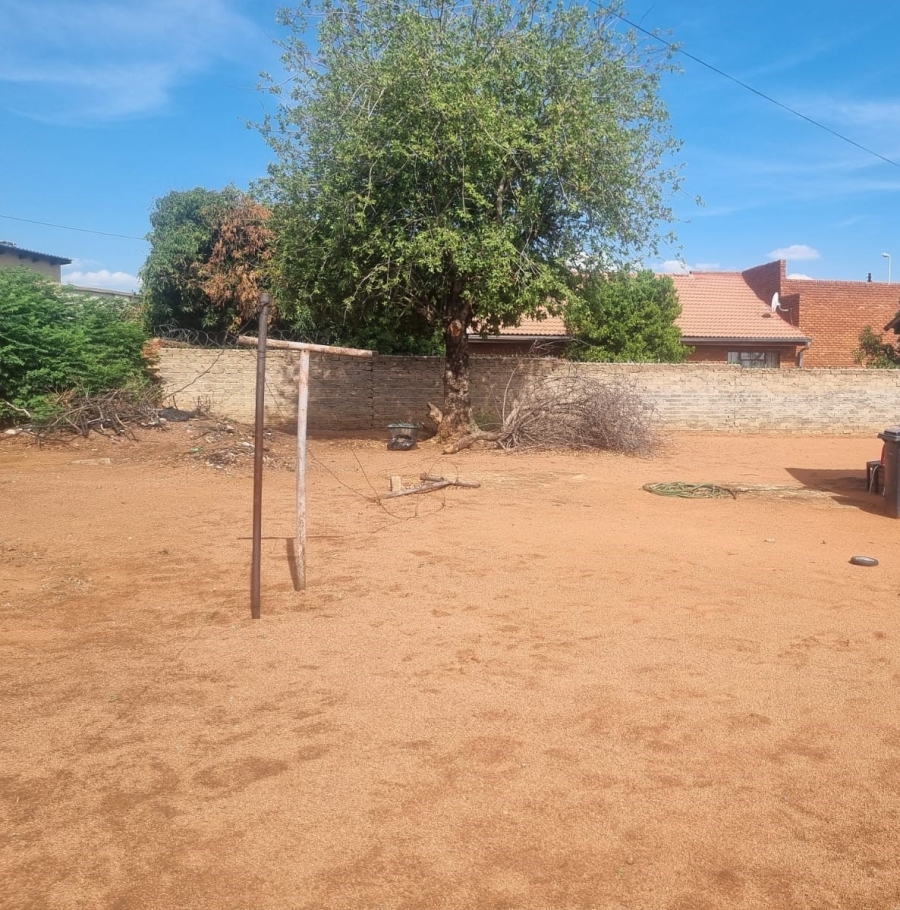 2 Bedroom Property for Sale in Mabopane Unit B Gauteng